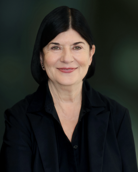 Vicki Phillips headshot